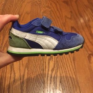 Puma kids sneaker/size 7